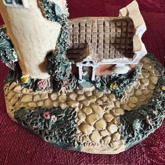 Lighthouse Ceramic Figurines Set of 2 Hand painted Decor Costal Core Nautical - Picture 9 of 15